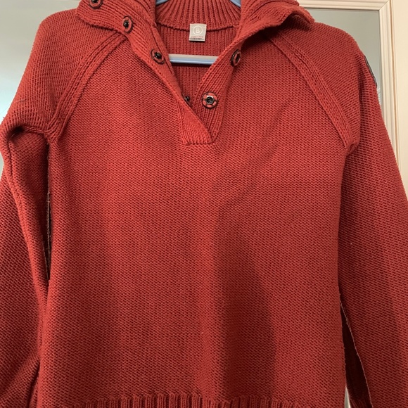 Ski jackets and pants, and hats. All top brand names - Picture 4 of 8